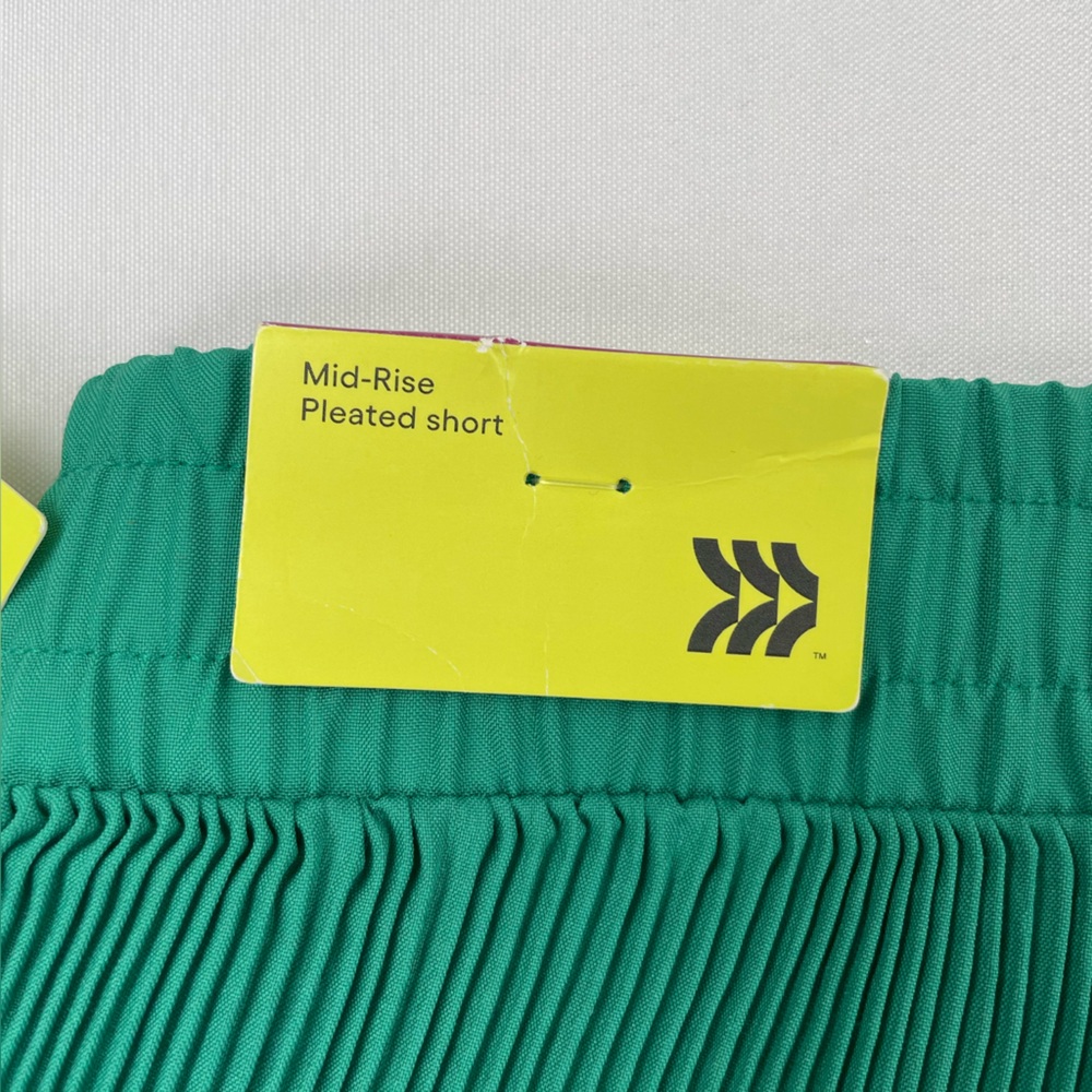 All In Motion Pleated Athletic Shorts Women’s XXL Green Ruffled Light 2.5” NWT - Picture 7 of 13